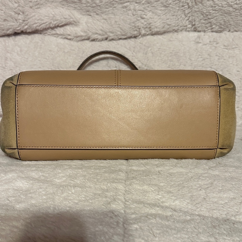 Vintage Coach Beige Leather and Suede Shoulder Bag - Picture 4 of 14